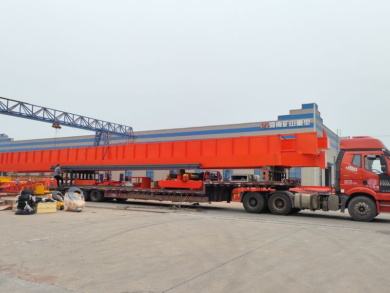 通用橋式起重機(jī) QDXX32/5t—27.7m 制作完成，發(fā)往陜西省銅川市交付客戶使用。