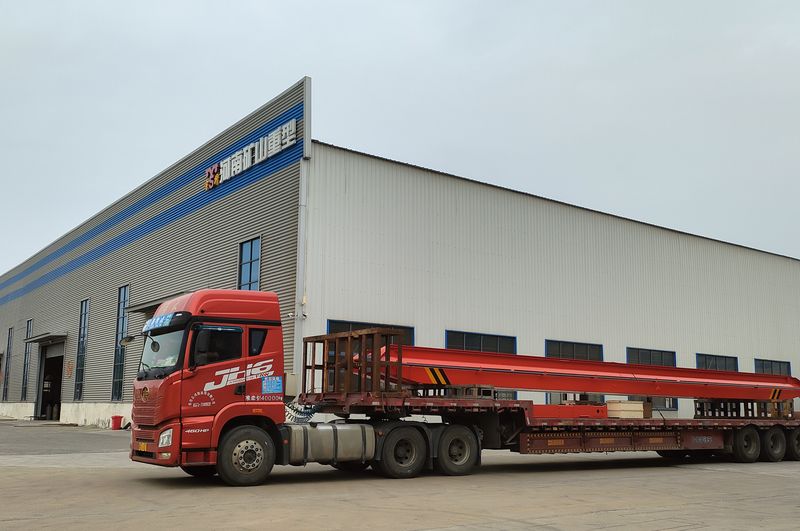 電動(dòng)單梁起重機(jī)3臺(tái) LD5t—16.8m LD3t—16.5m /2臺(tái) 制作完成，發(fā)往江西南昌交付客戶使用。