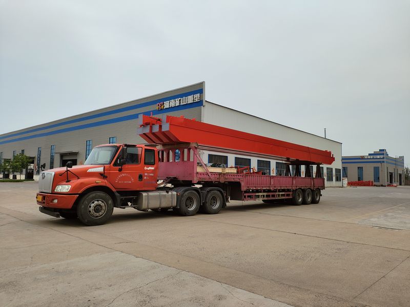 電動(dòng)葫蘆橋式起重機(jī) 3臺(tái) LH5t-17m 制作完成，發(fā)往河南漯河交付客戶使用。